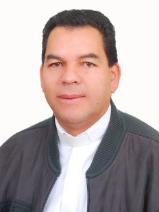 Padre John Germán Rúa Mira.